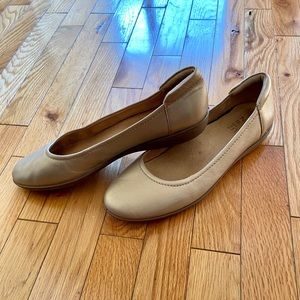 Naturalizer Flexy Champagne Leather Flats